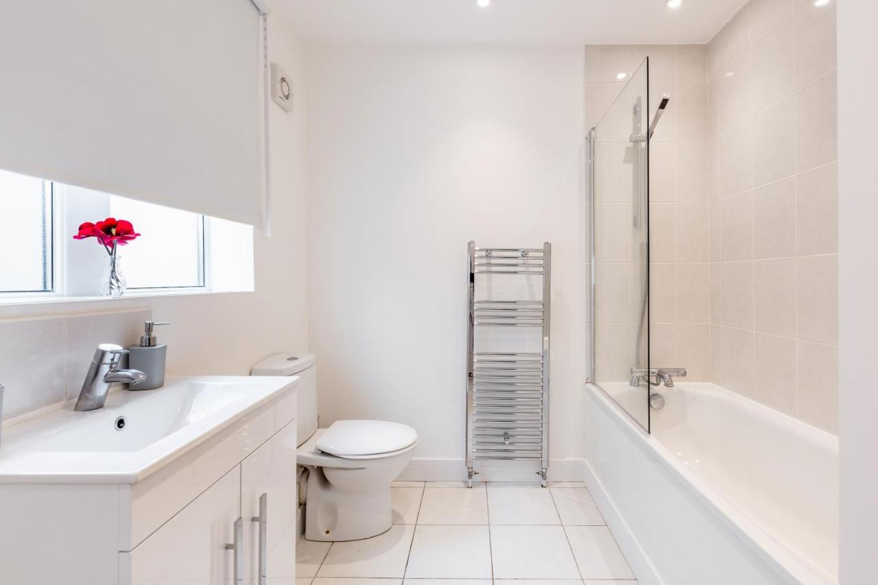 Dartford, Kent - Modern 2Bd 2Bath En-Suite Bungalow M25 Bluewater エクステリア 写真